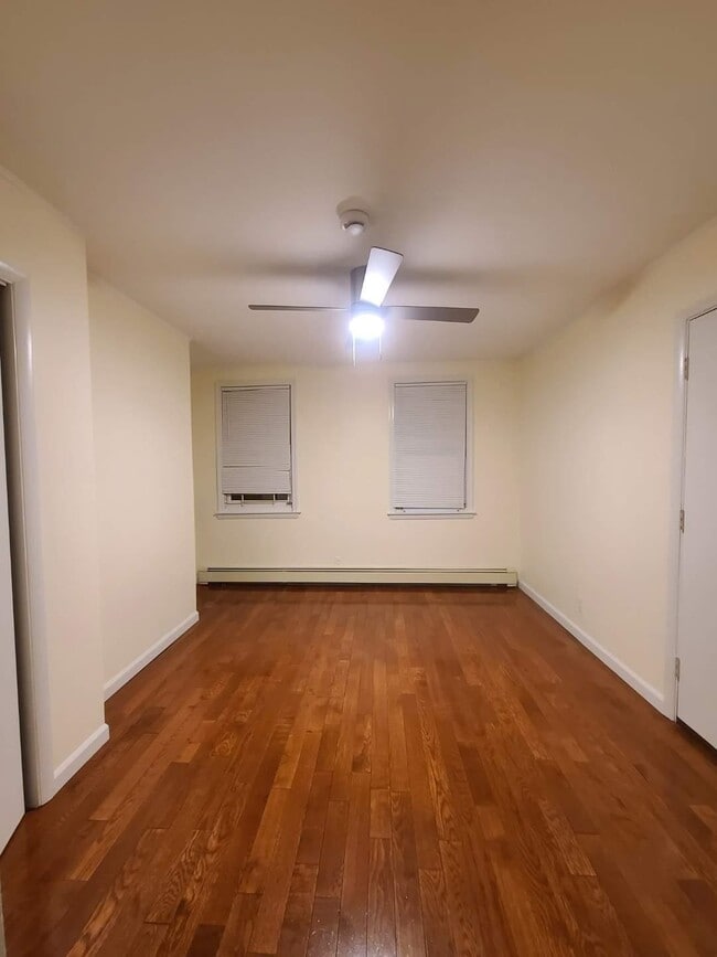 Building Photo - 88 Vroom St