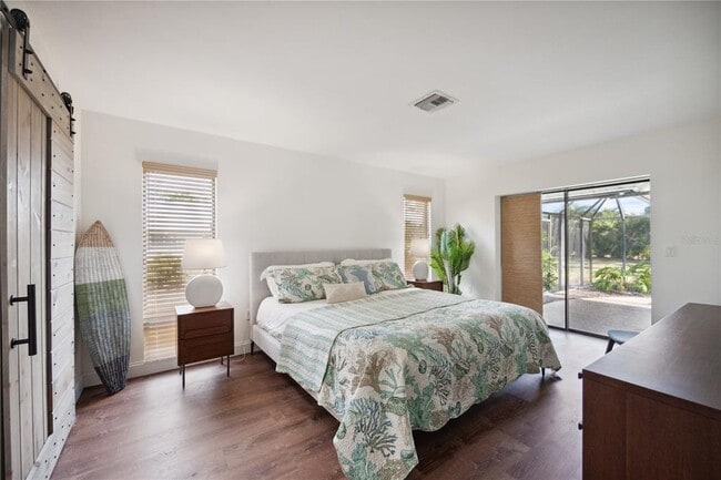 Building Photo - 456 Yacht Harbor Dr