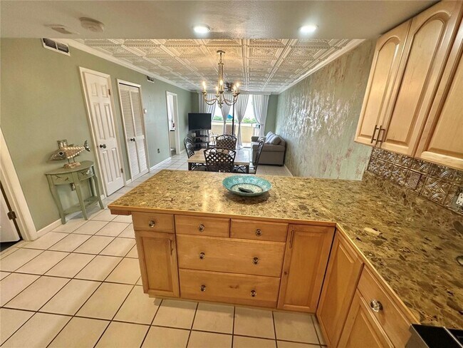 Building Photo - 6009 Sea Ranch Dr