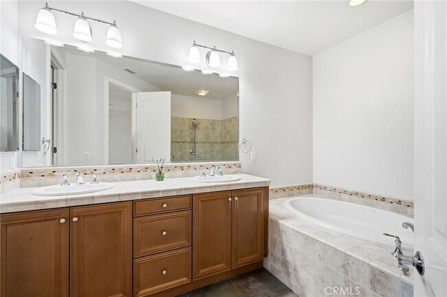 Building Photo - 11528 Verona Dr