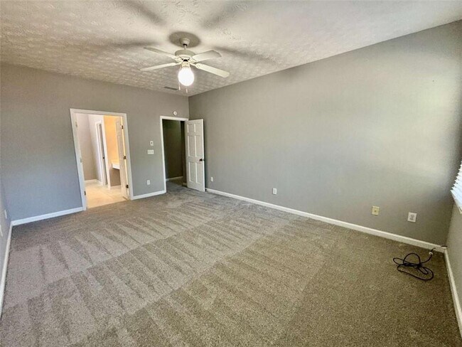 Building Photo - 889 Clairidge Elm Trail SW