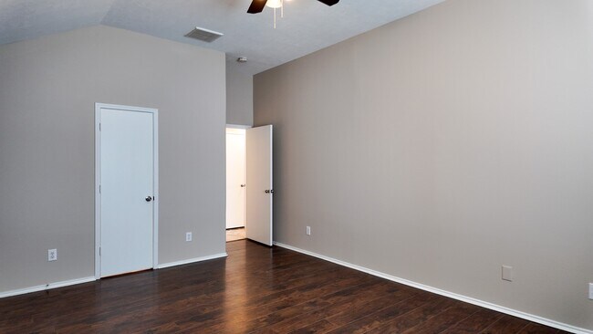 Building Photo - 23919 Clipper Hill Ln