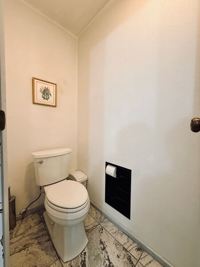 Building Photo - Available August 1st! Beautiful fully furnished single-story home located in the prestigious Span...