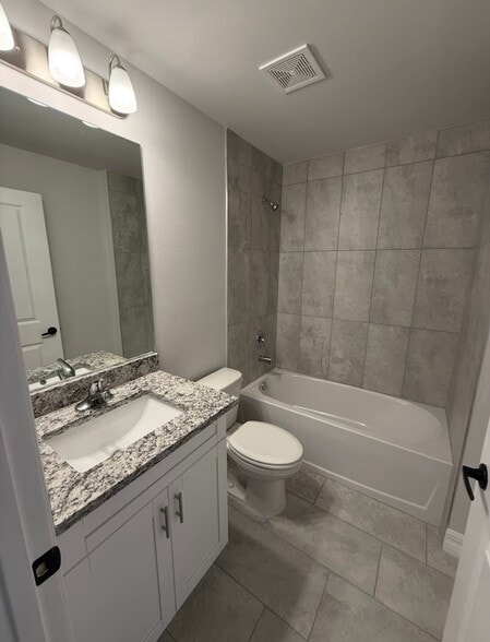 Building Photo - 6039 Latimer Ave