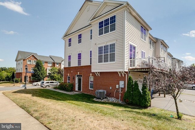Building Photo - 23141 Flora Mure Dr