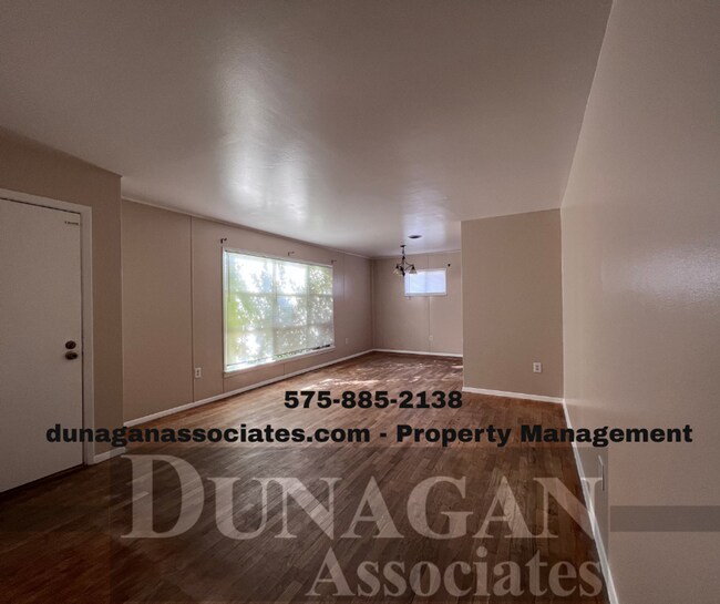 Building Photo - Spacious 3 bed,  1 1/2 bath