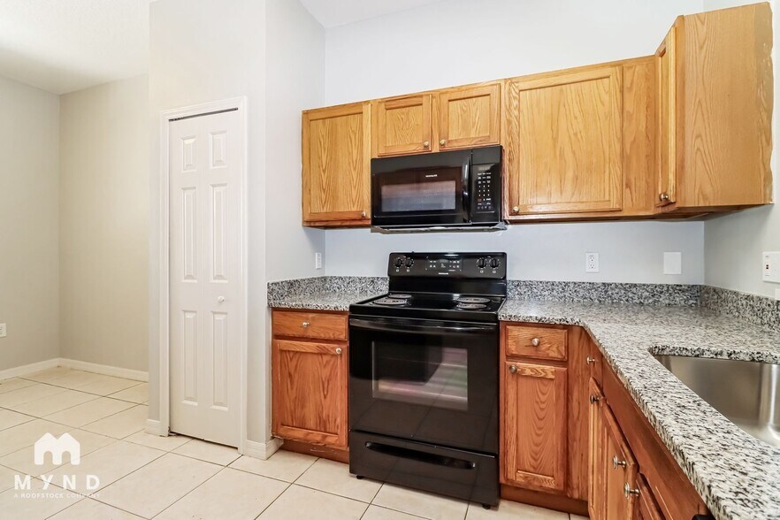 Building Photo - 2218 E Ida St