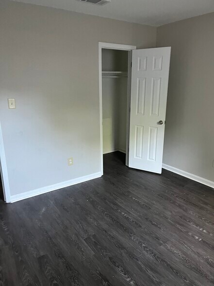 Building Photo - 101 Linda St