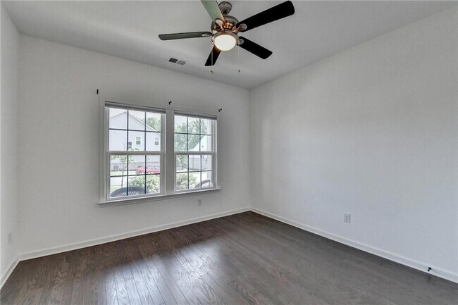 Building Photo - 5650 Bergeson Wy