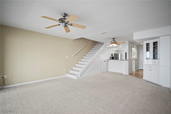 Building Photo - 894 Buttonwood Dr
