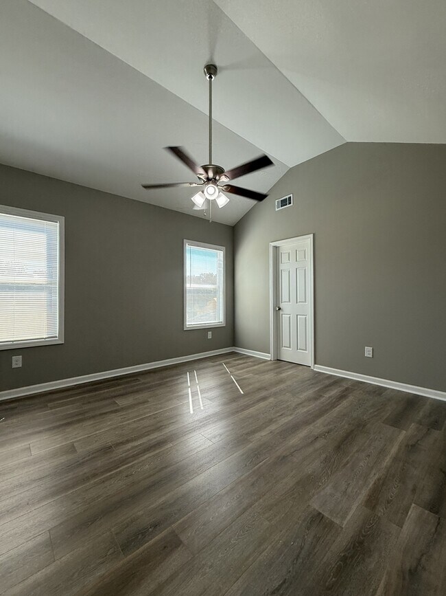 Building Photo - 174 Charlotte Cir