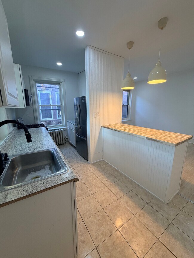 Building Photo - 5121 Willows Ave