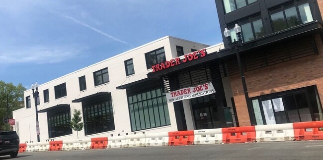 Building Photo - Georgetown near GT Medstar Hospital, Chic Rowhouse 5br/3Ba w/Yard, Deck, Parking