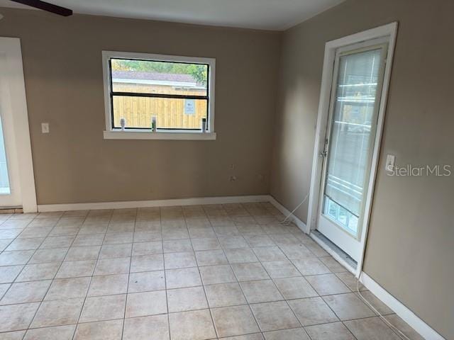 Building Photo - 4409 W Varn Ave