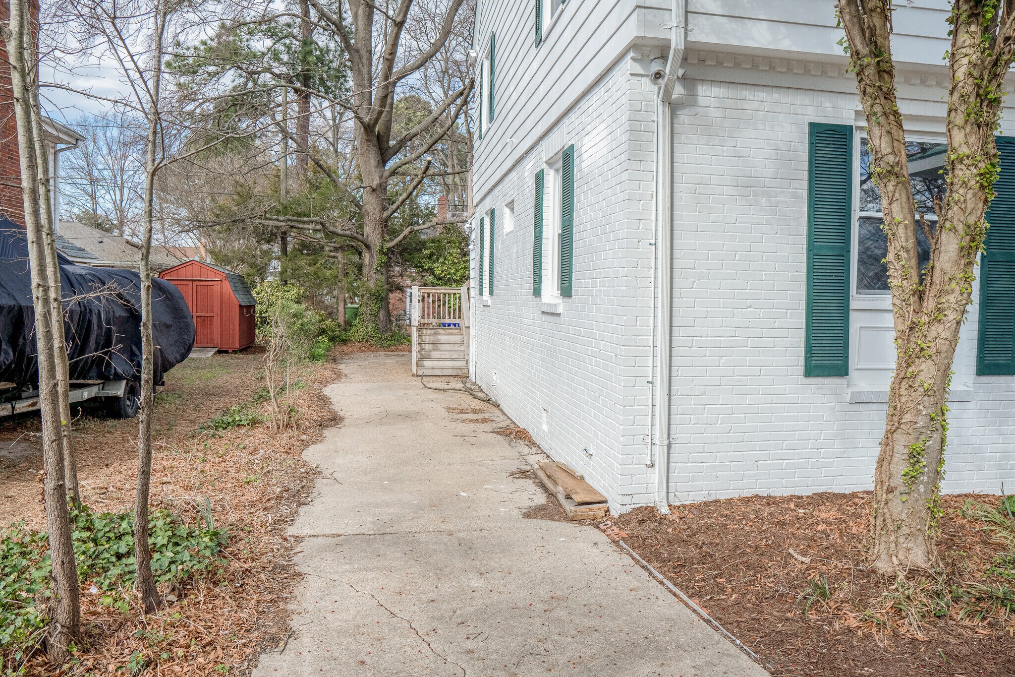 Building Photo - 314 N Shore Rd