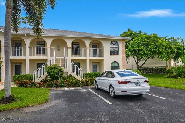 Building Photo - 701 Augusta Blvd