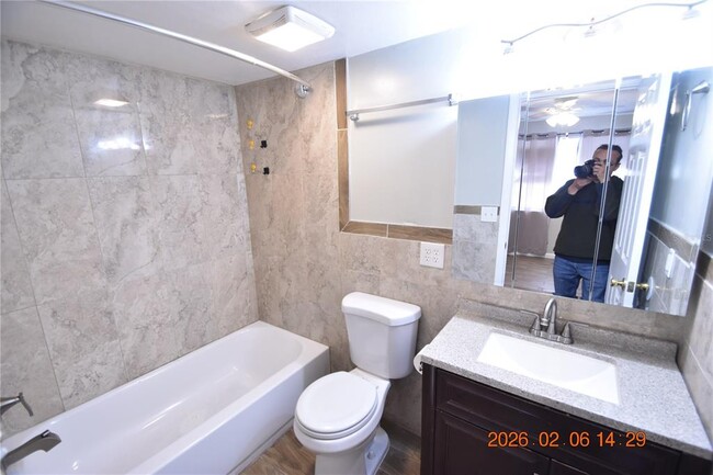 Building Photo - 5052 Terrace Club Ln