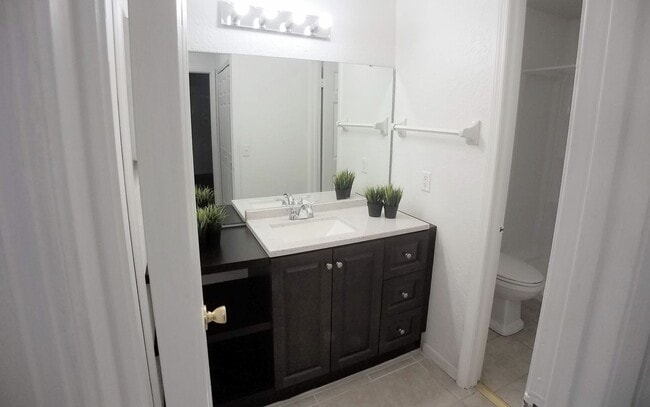 Building Photo - Beautiful Remodeled 1/1 Winter Park Condo ...