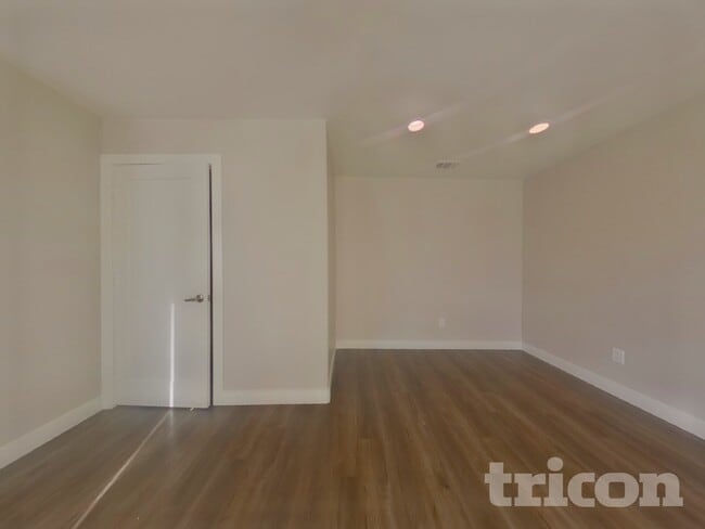 Building Photo - 2371 Coronado Ct