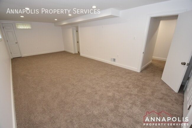 Building Photo - 254 Severn Rd