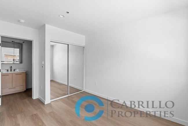 Building Photo - 6640 Valjean Ct
