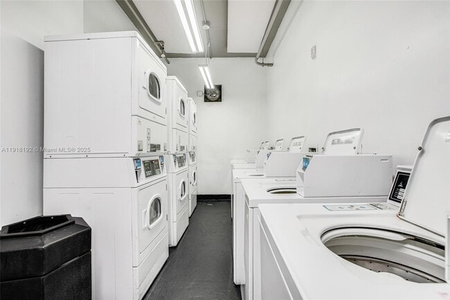 Building Photo - 650 NE 64th St