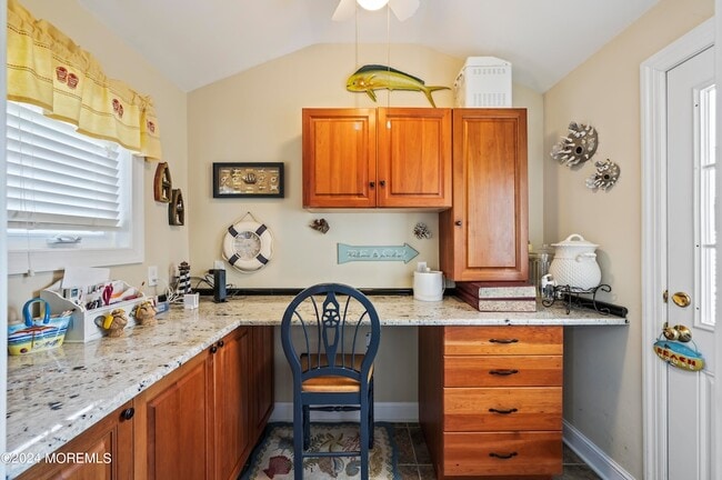 Building Photo - 204 Randall Ave