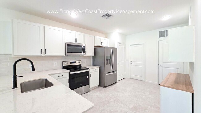 Building Photo - 6467 Silverstar Dr