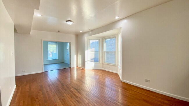 Building Photo - 6620 S Cottage Grove Ave
