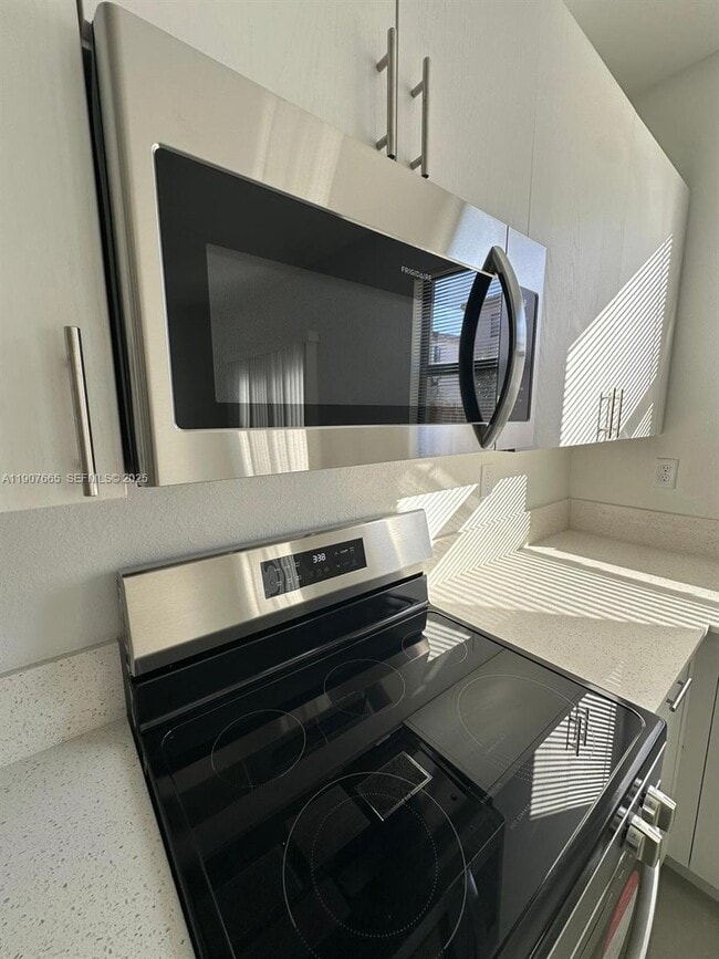 Building Photo - 12848 SW 232nd Ter