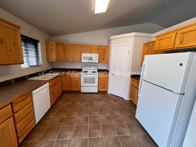 Building Photo - 3 bed, 2 bath house in Hayden