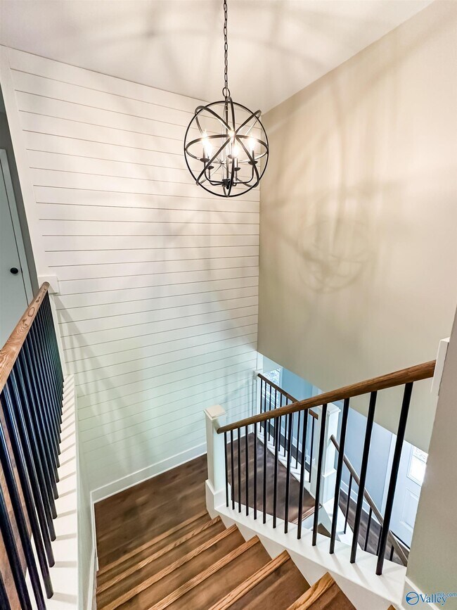 Building Photo - 11210 Mountain Crest Dr SE