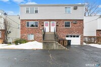 Building Photo - 86 Harbor Dr