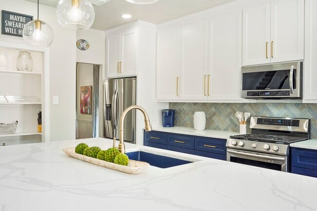 Building Photo - 8615 Discus Dr