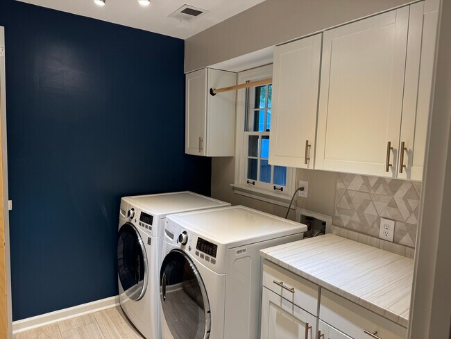 Building Photo - 2064 Prestwick Dr