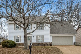 Building Photo - 4696 Crestfield Rd