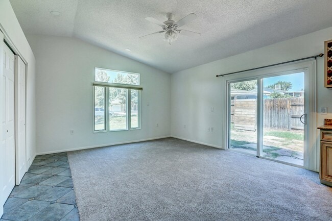 Building Photo - $3,200.00 - 3 Bedrooms, 2 Bathrooms, Singl...