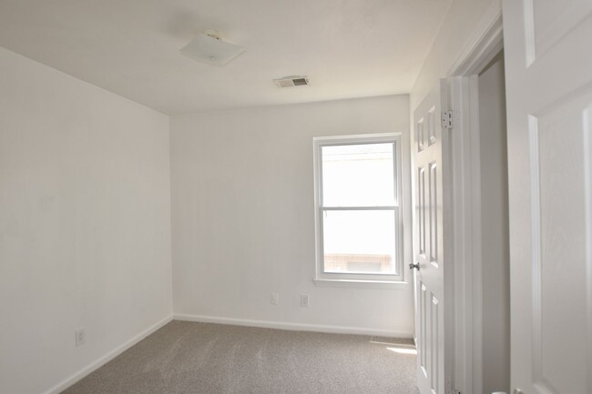 Building Photo - 3BR/1.5BA Home – Great Norfolk Location!