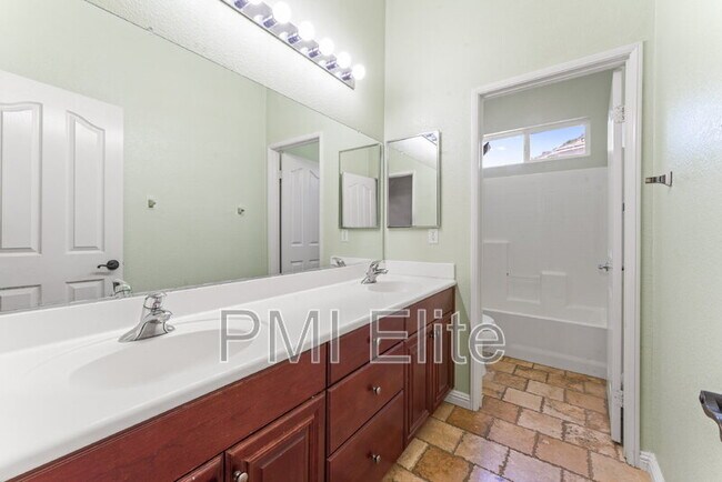 Building Photo - 34677 Desert Rd