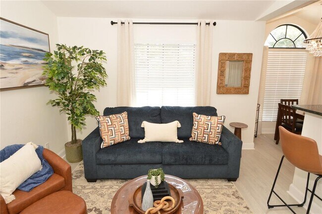 Building Photo - 8714 Mallard Reserve Dr