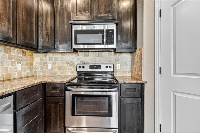 Building Photo - 7237 Lake Tranquility Dr