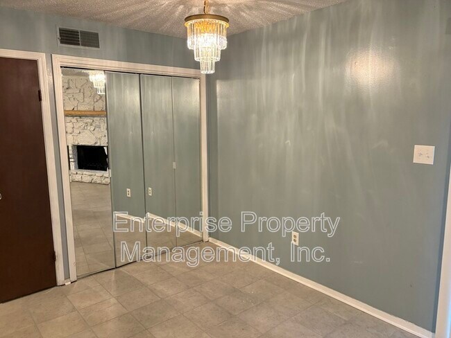 Building Photo - 4932 Shelter Cove