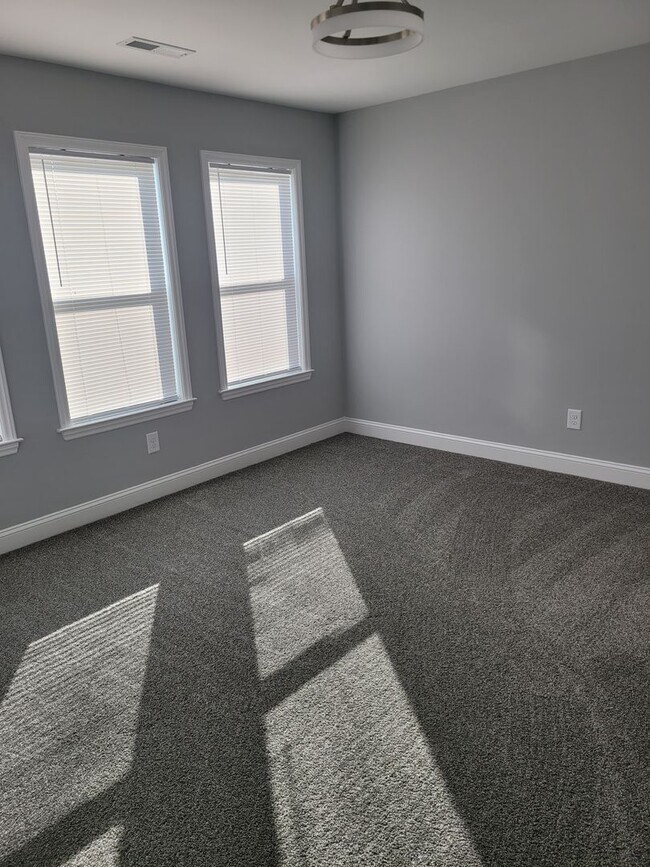 Building Photo - 506 Watauga Ave