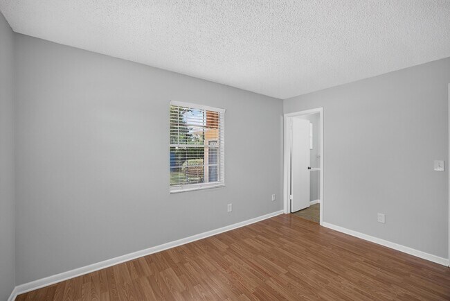 Building Photo - 328 Palos Ct