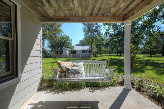 Building Photo - 28035 Delafield Dr