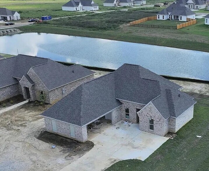 Building Photo - 405 Baleigh Way