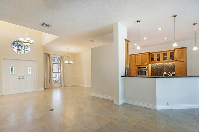 Building Photo - 19009 SE Old Trail Dr W