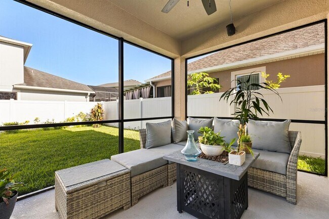 Building Photo - 2417 Chateau Lp