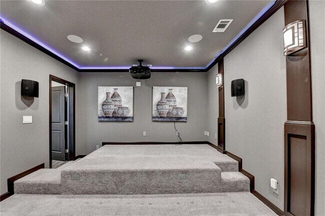 Building Photo - 11653 Parkside Ave