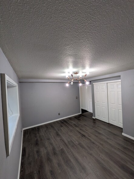 Building Photo - 3420 15th Ave W